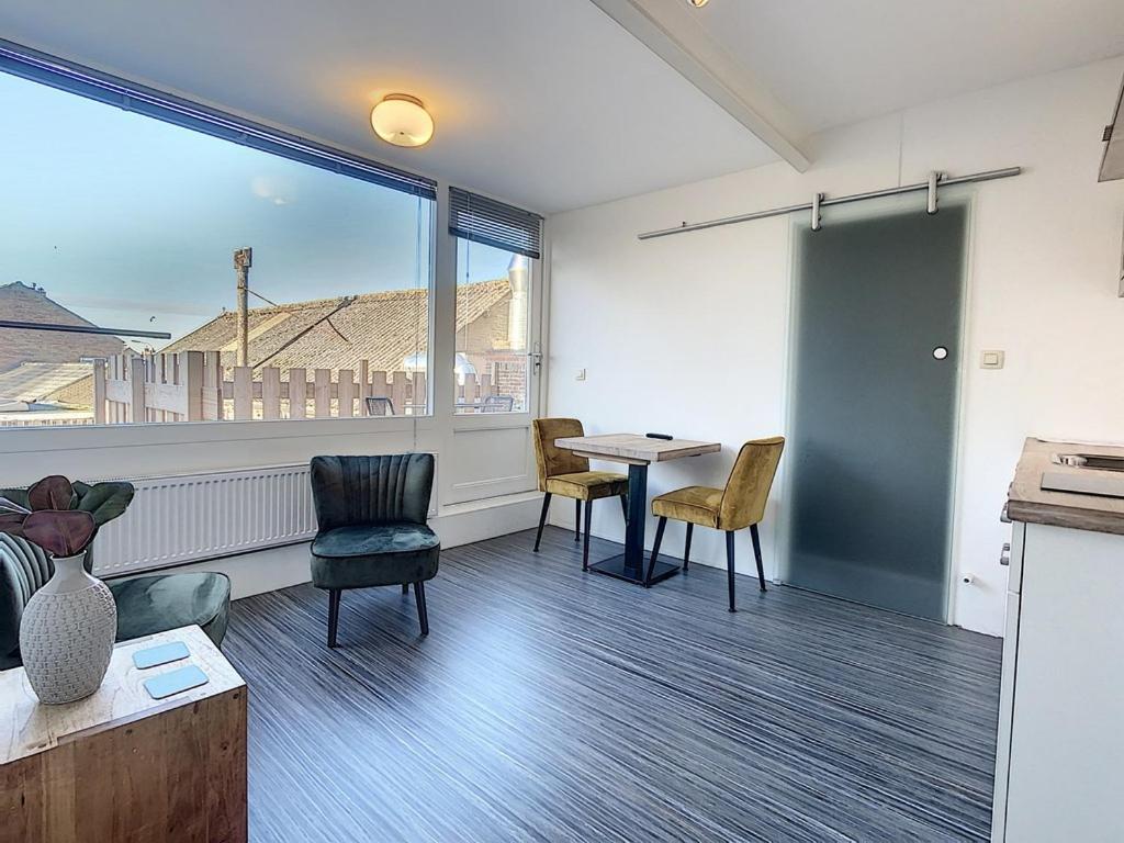 The Town Hotel Studios Appartments Zuidzande Екстериор снимка