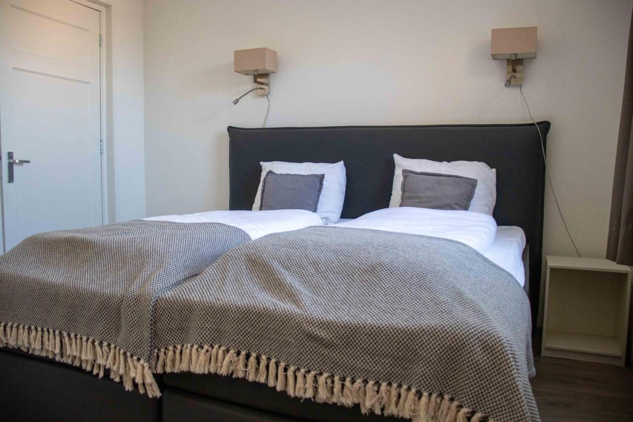The Town Hotel Studios Appartments Zuidzande Екстериор снимка
