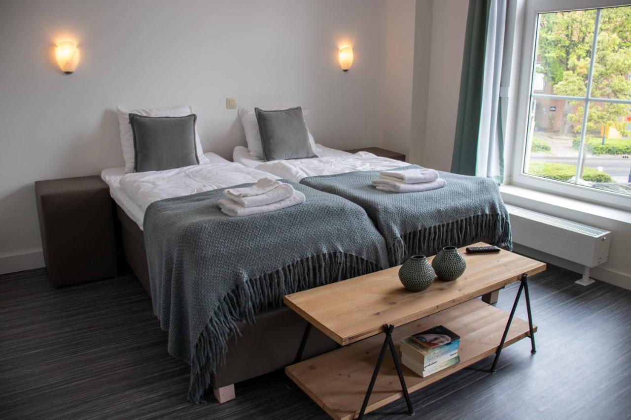 The Town Hotel Studios Appartments Zuidzande Екстериор снимка