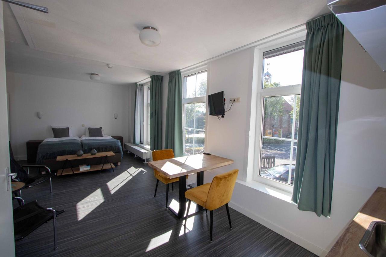 The Town Hotel Studios Appartments Zuidzande Екстериор снимка